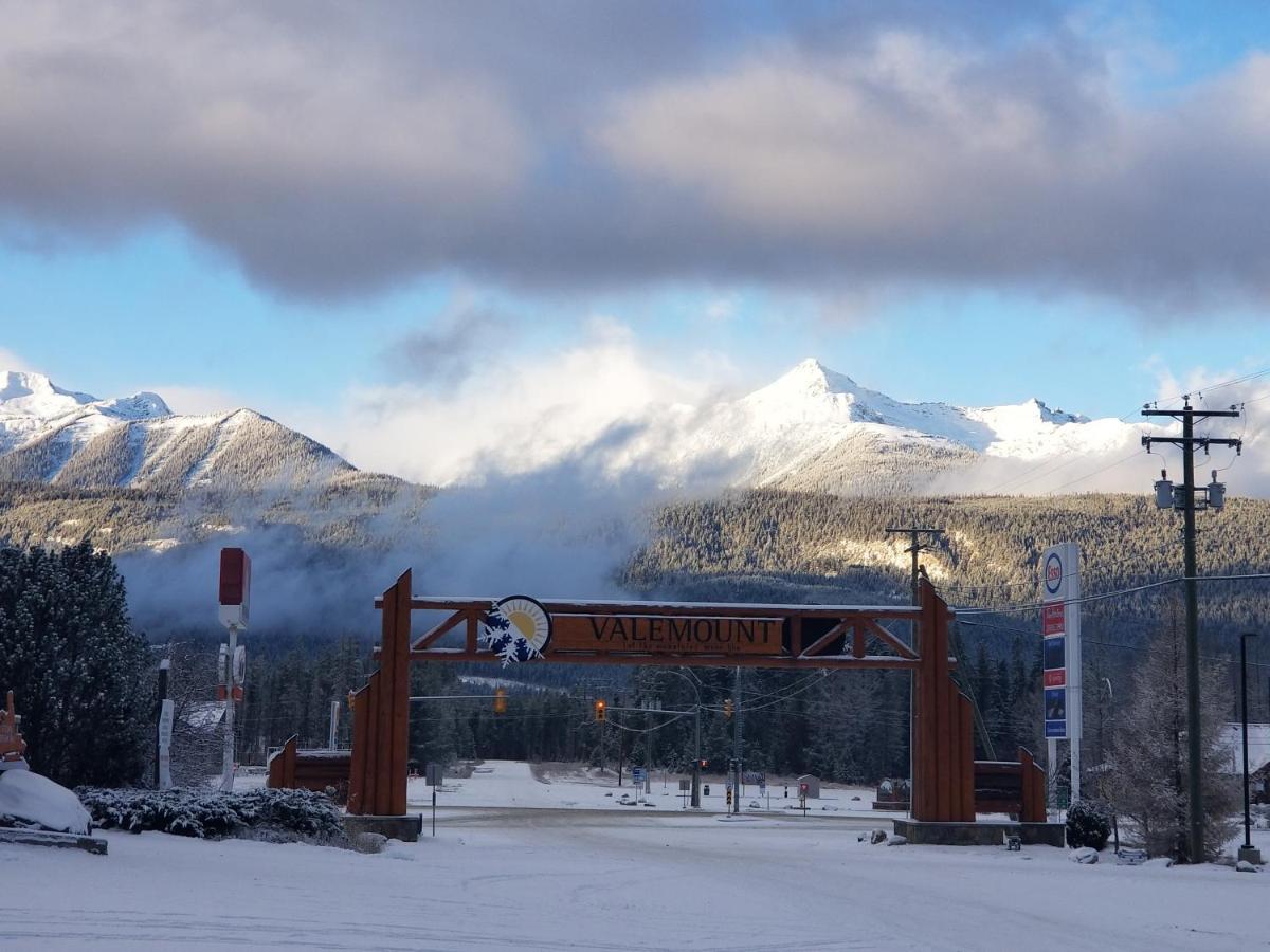 Rocky Inn Valemount Extérieur photo